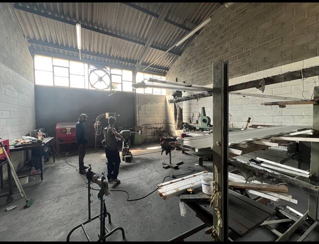 1,400M² WAREHOUSE FOR SALE IN BLACKHEATH INDUSTRIAL